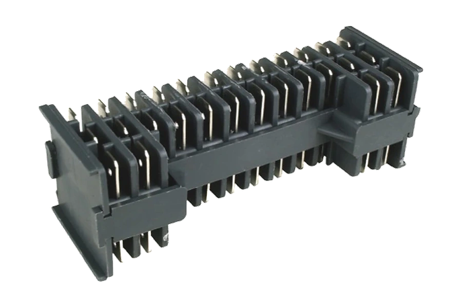 12-polig Stecker-Kabeldose