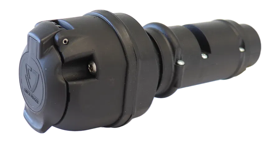 Adapter / Voltage Reducer 24V > 12V - - connects 7P/24V socket (ISO 1724 - connected with 24V) on vehicle side to 13P/12V plug (ISO 11446) on trailer side